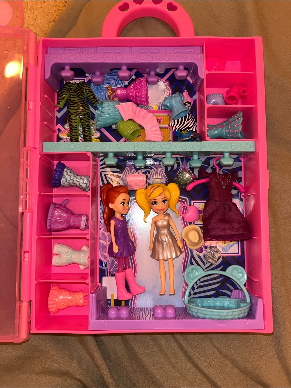 Polly pockets